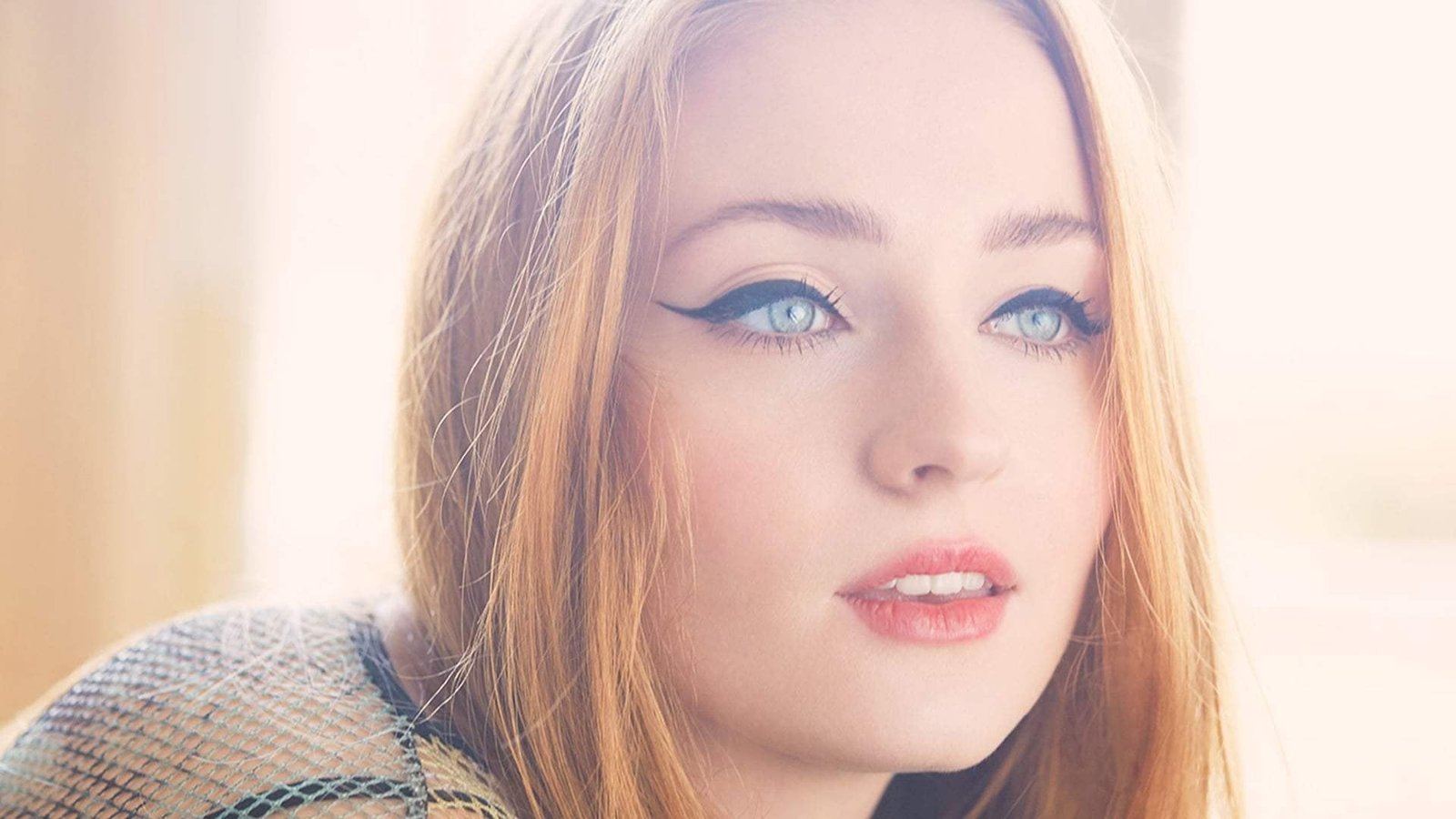 women blue eyes red lipstick redhead Sophie Turner actress