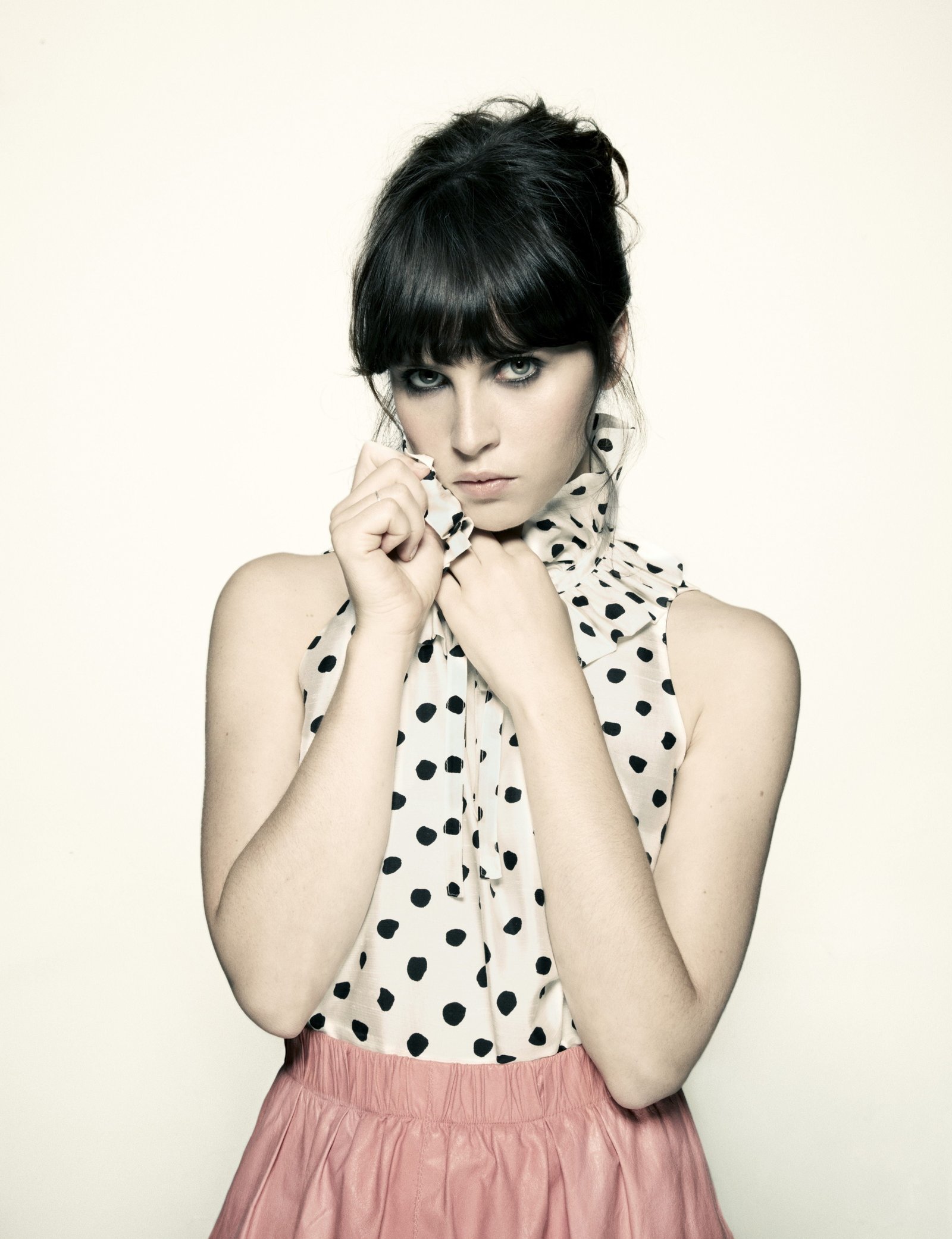 women Felicity Jones actress one person studio shot hairstyle 2k
