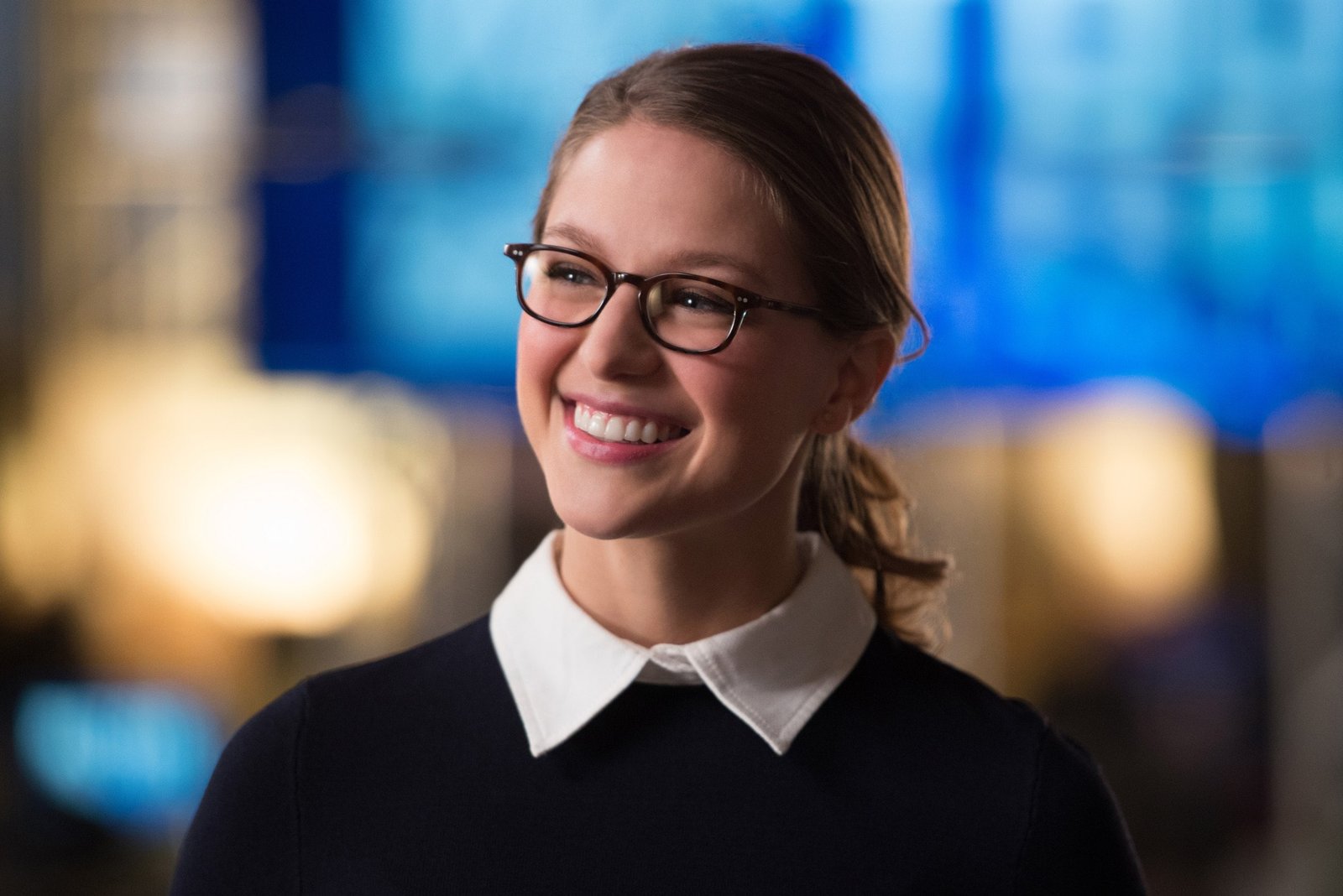 women's black and white collared top Glasses Smile Actress 2k