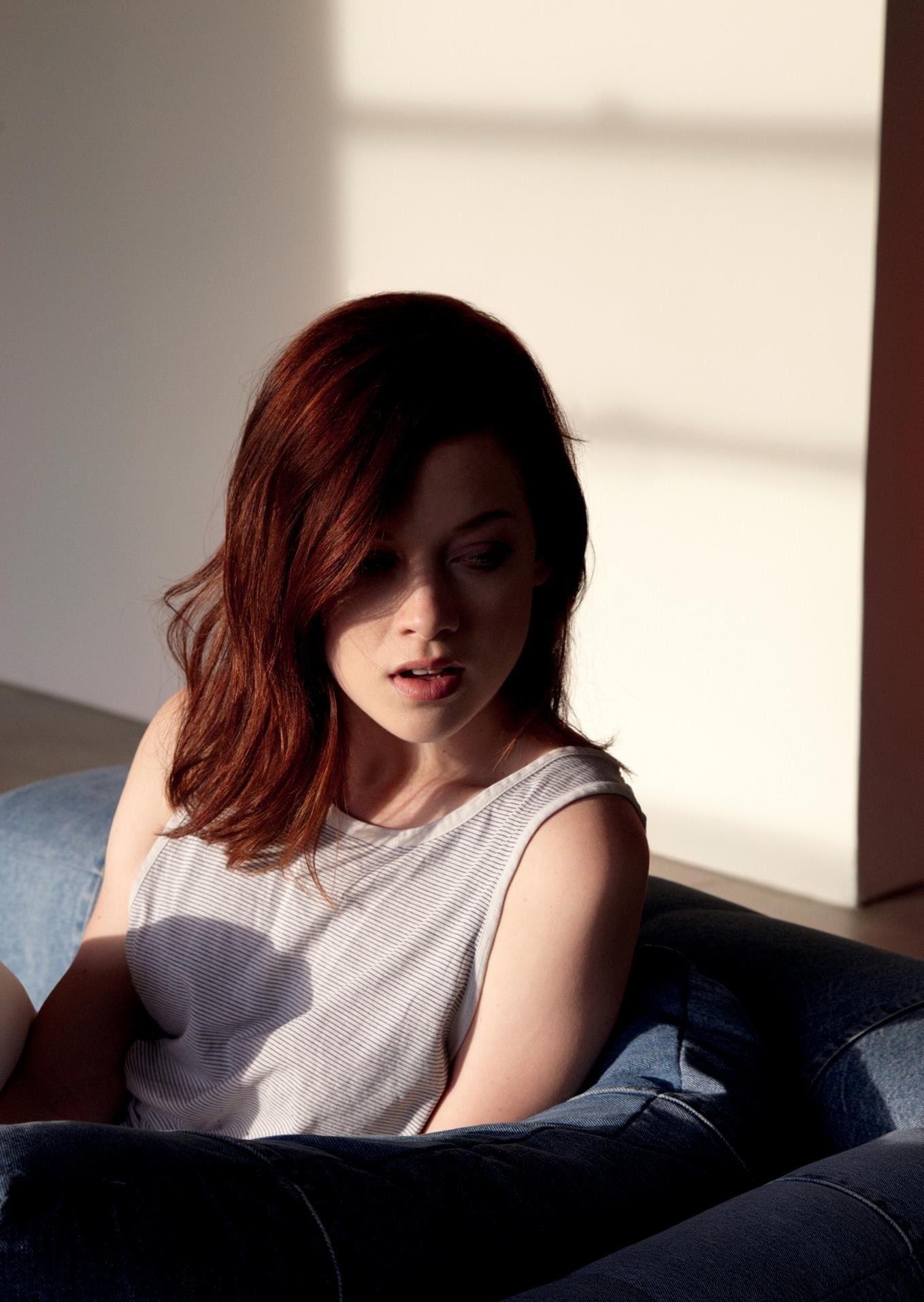 women model redhead long hair Jane Levy actress portrait display
