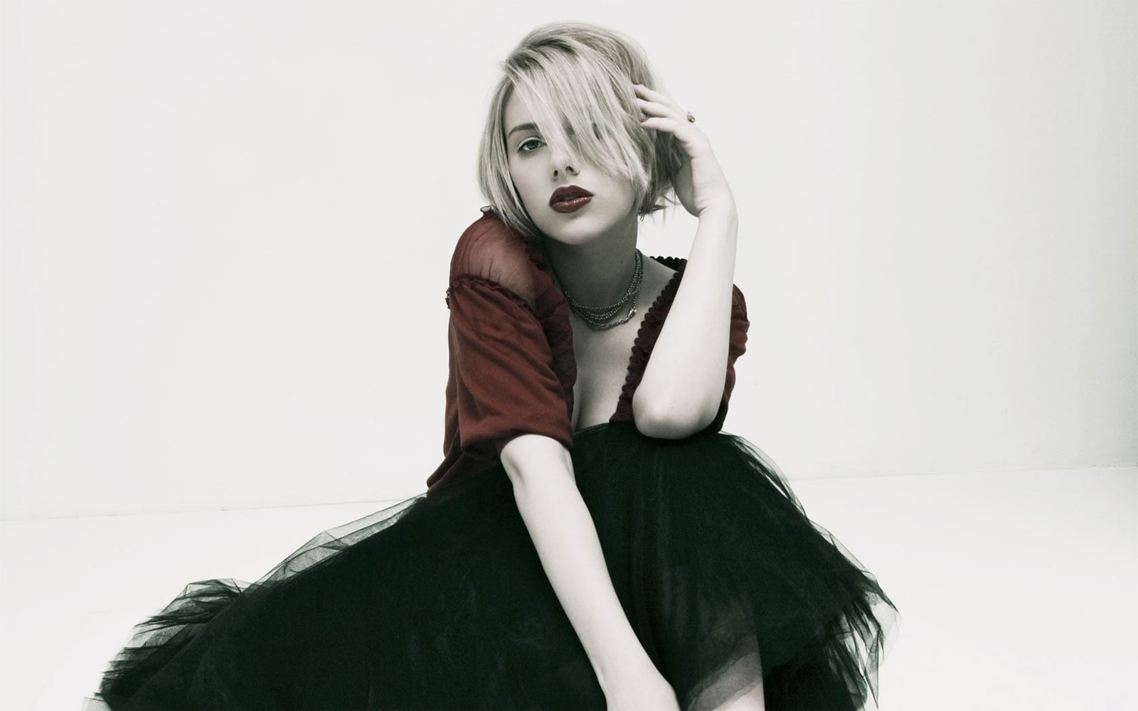 women Scarlett Johansson actress red lipstick celebrity