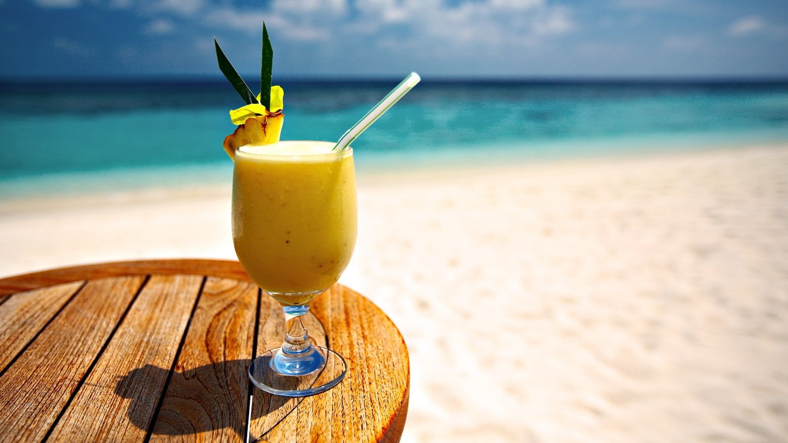 cocktails sea beach 2k