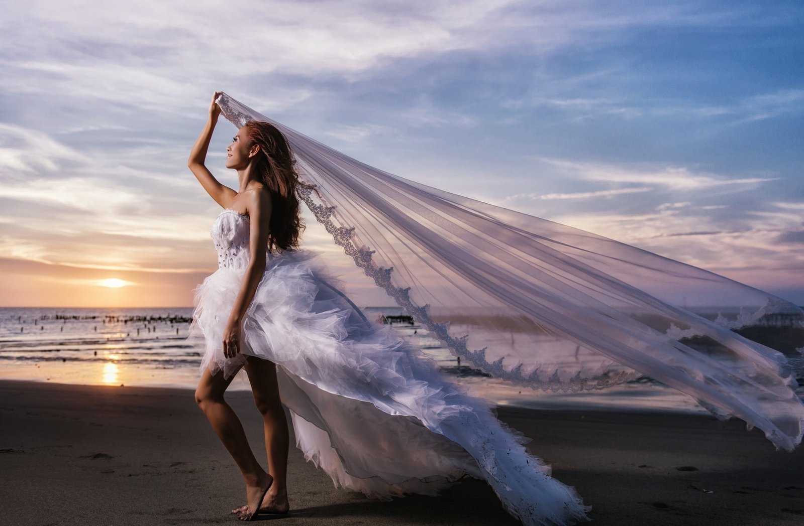 brides sea beach women outdoors model Asian sky one person 2k