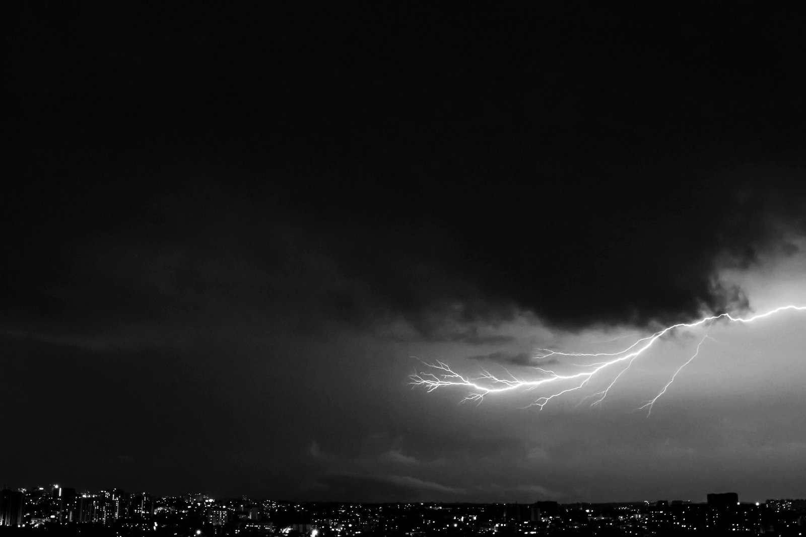 Dark Skies and Lightning Storm clouds public domain rainstorm 2k 4k 5k