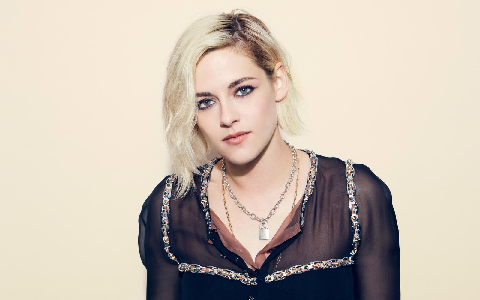 Kristen Stewart blond hair portrait one person 2k