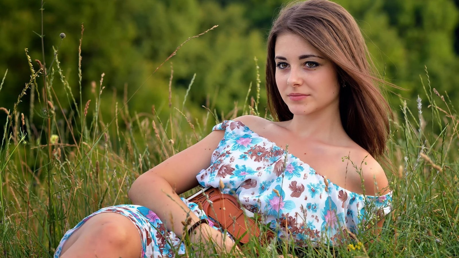 women's white and blue floral off shoulder dresser brown eyes 2k