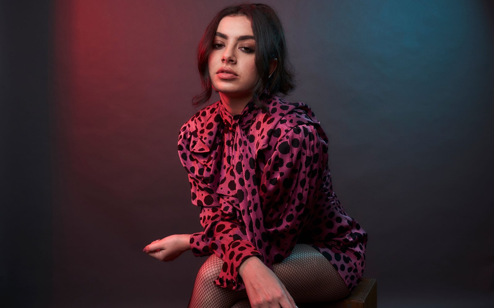 Charli XCX one person sitting women portrait indoors 2k