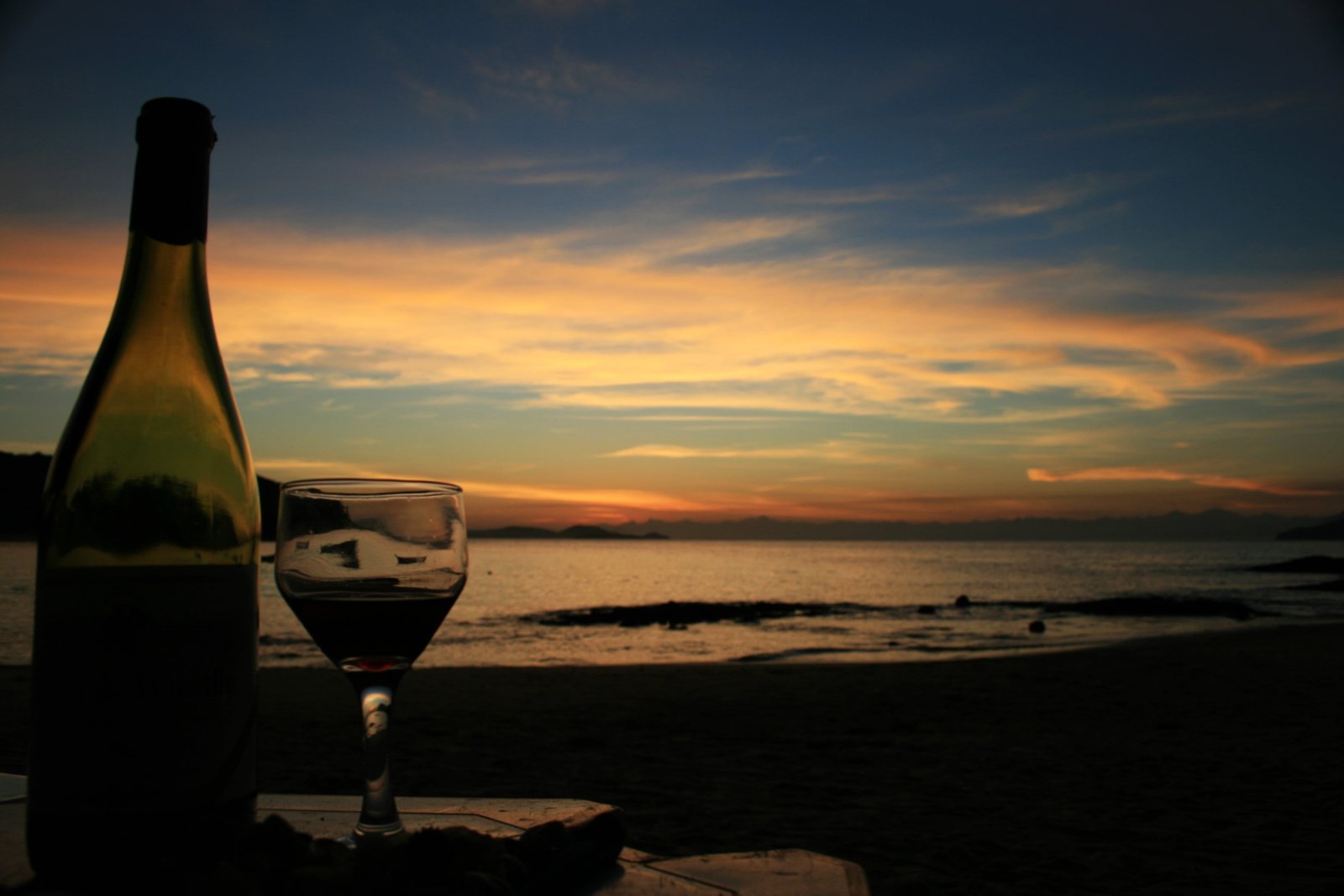 wine bottle and glass bottles beach drink refreshment 2k 4k