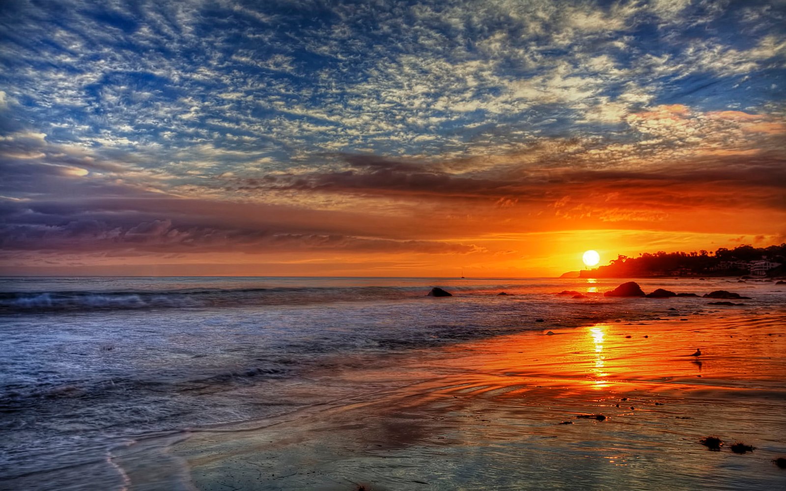 Sunset Red Sky Clouds Sea Waves Sandy Beach In Malibu California United States Hd Desktop Wallpaper 2k
