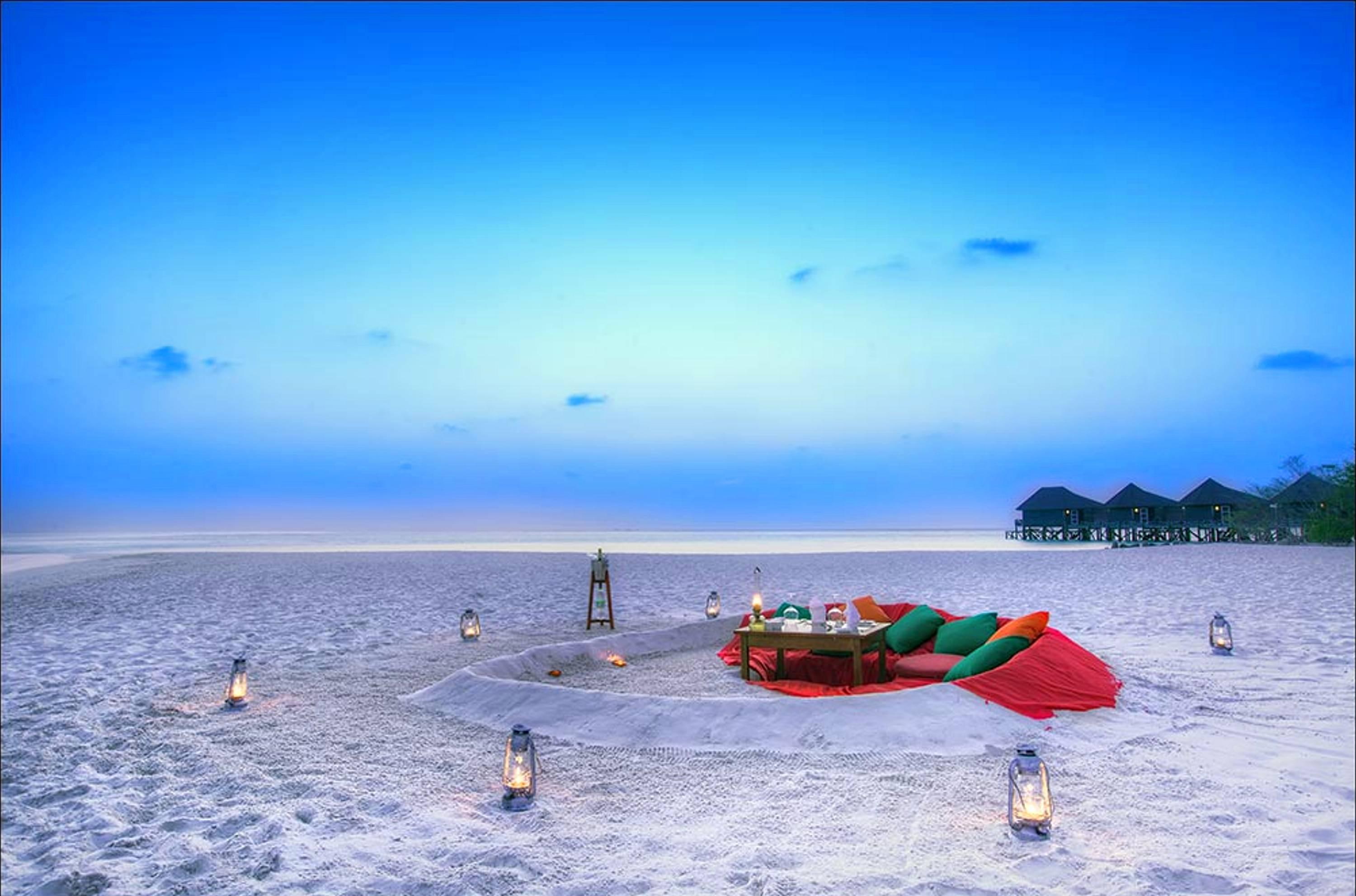 Romantic Sunset Picnic on Beach island evening exotic islands 2k