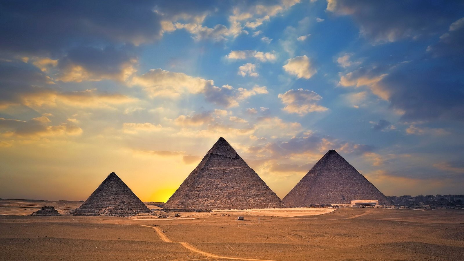 The Pyramids of Giza Egypt desert old building ancient landscape 2k
