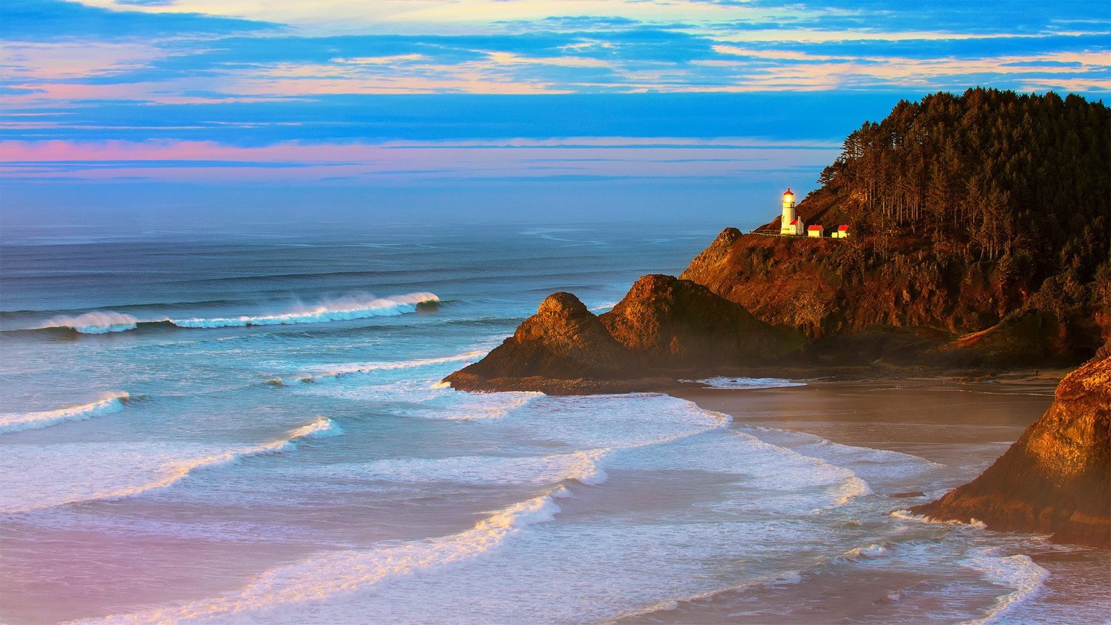 coast beach waves lighthouse Oregon landscape 2k