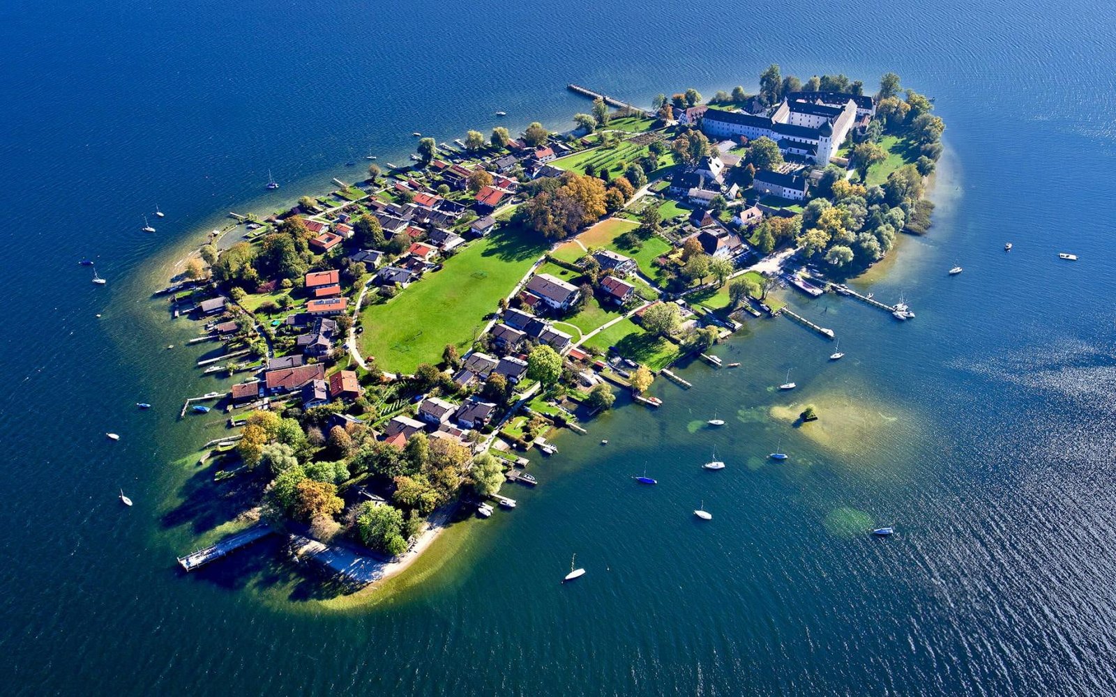 Germany Bavaria Chiemsee lake scenery concrete houses 2k