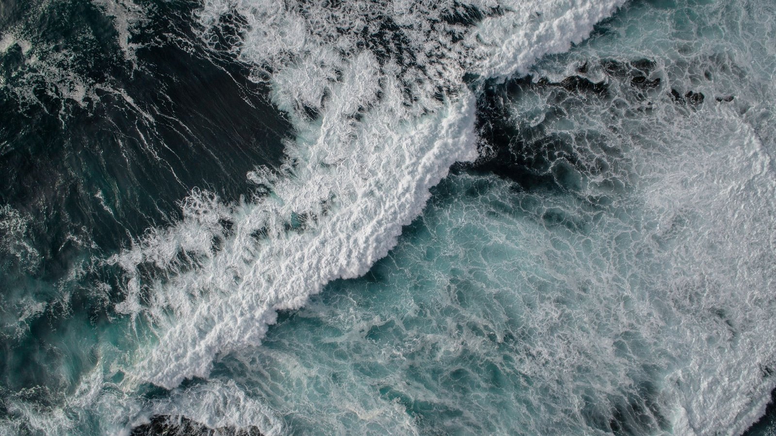 ocean waves bird's eye view of nature sea water 2k