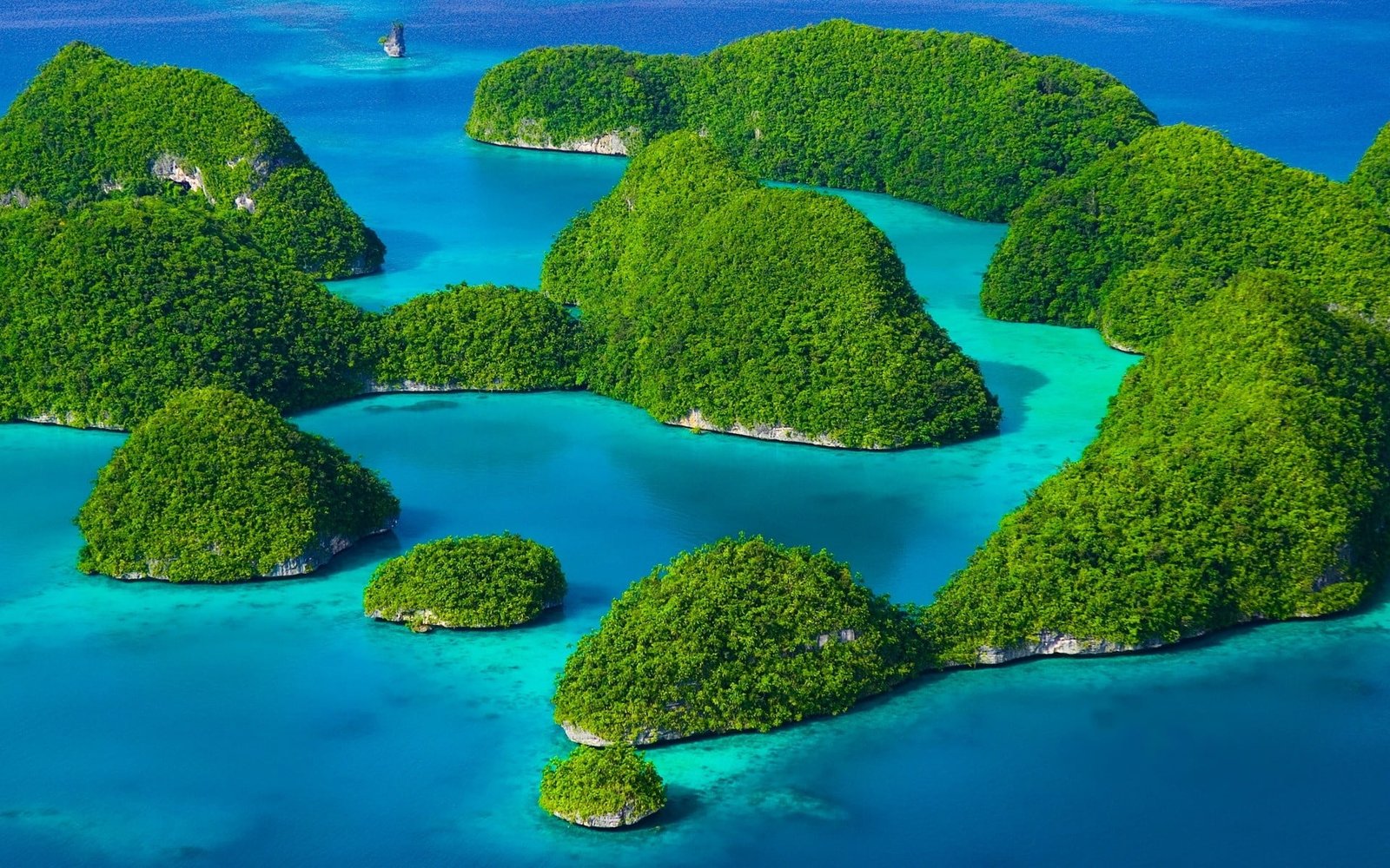 green islands tropical Indonesia beach sea forest limestone 2k