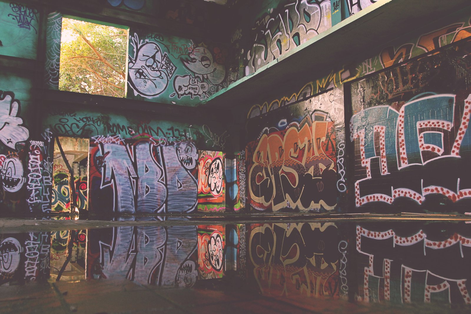 wall with graffiti grunge design paint texture vintage ink 2k 4k 5k
