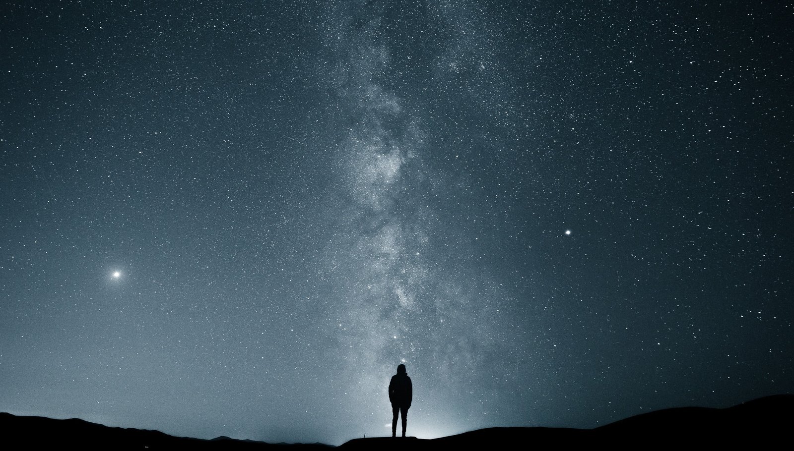 man silhouette stars sky Milky Way alone landscape night 2k