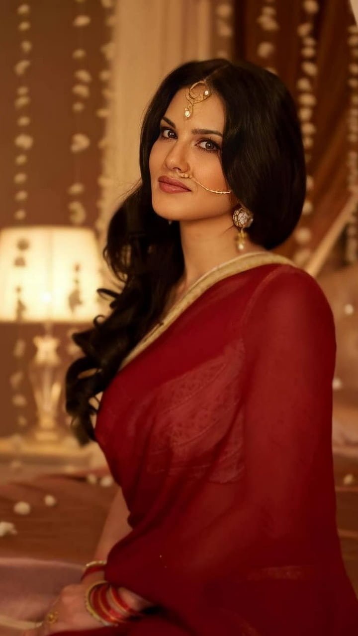 Sunny Leone actress bonito bollywood festival saree traditional women HD phone wallpaper