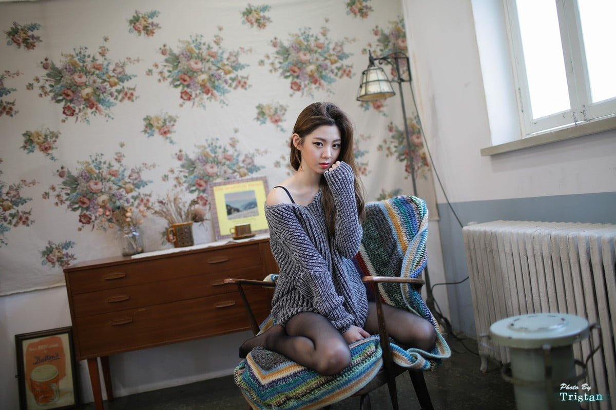 Chae Eun Korean Asian women brunette bare shoulders stockings