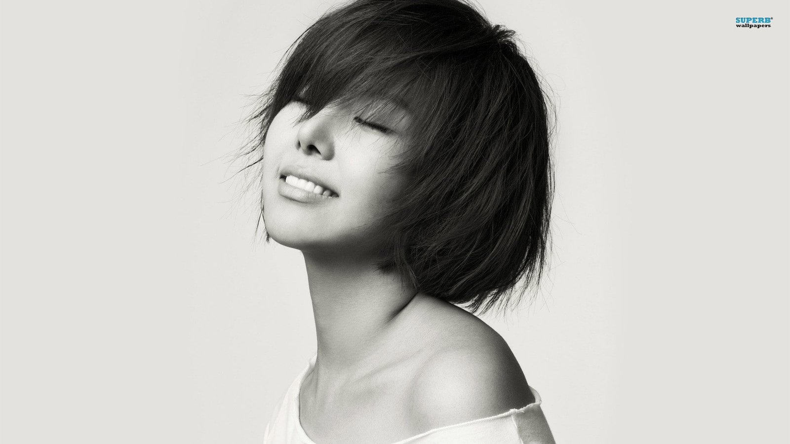 closed eyes K pop smiling Asian women Korean After School 2k