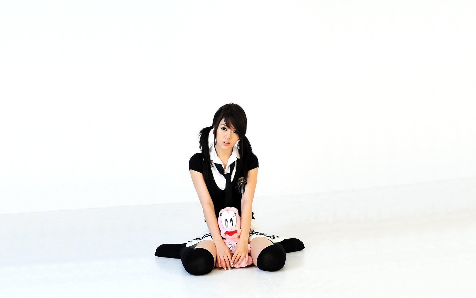 Hwang Mi Hee Asian Korean school uniform simple background 2k