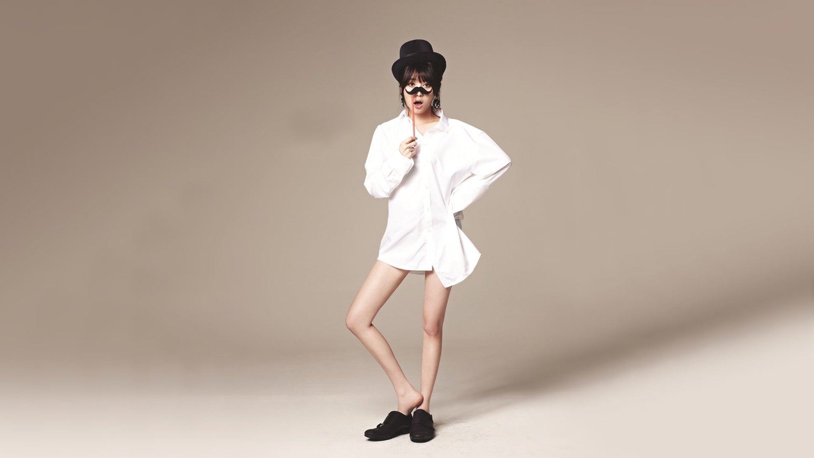 K pop Girl s Day Kim Yura Asian Korean full length studio shot 2k