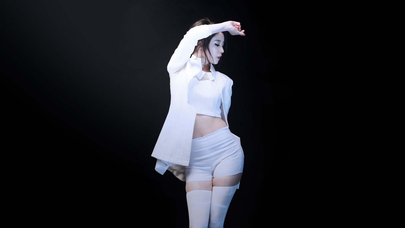 women s white crop top K pop Jiyeon T ara Korean Asian black background 37 2k