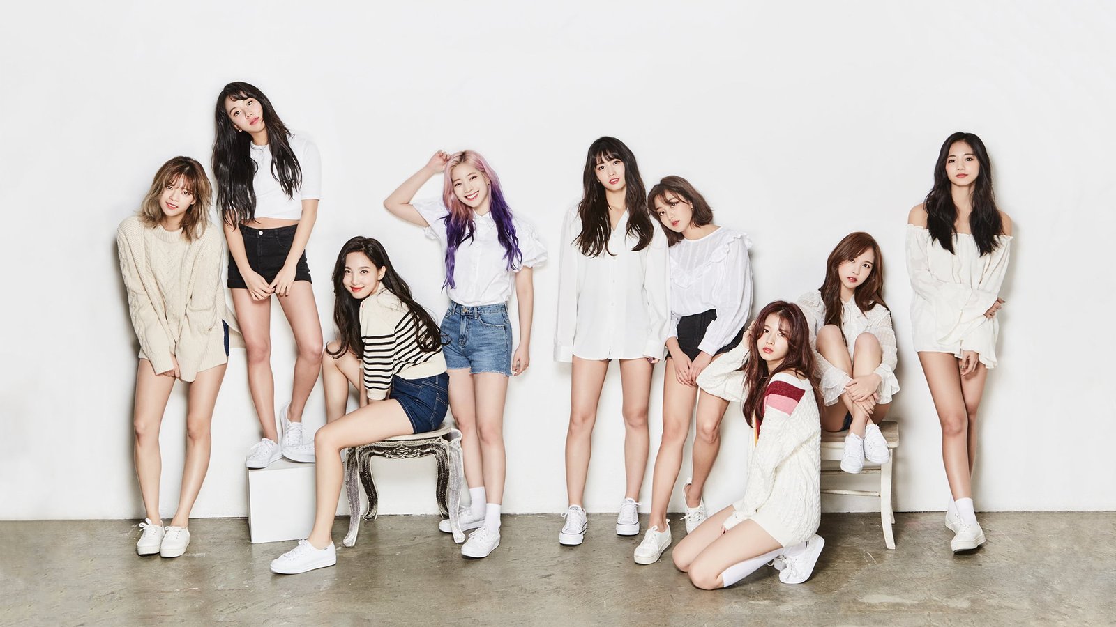 K pop Twice korean women Asian white shoes shorts group of 39 2k
