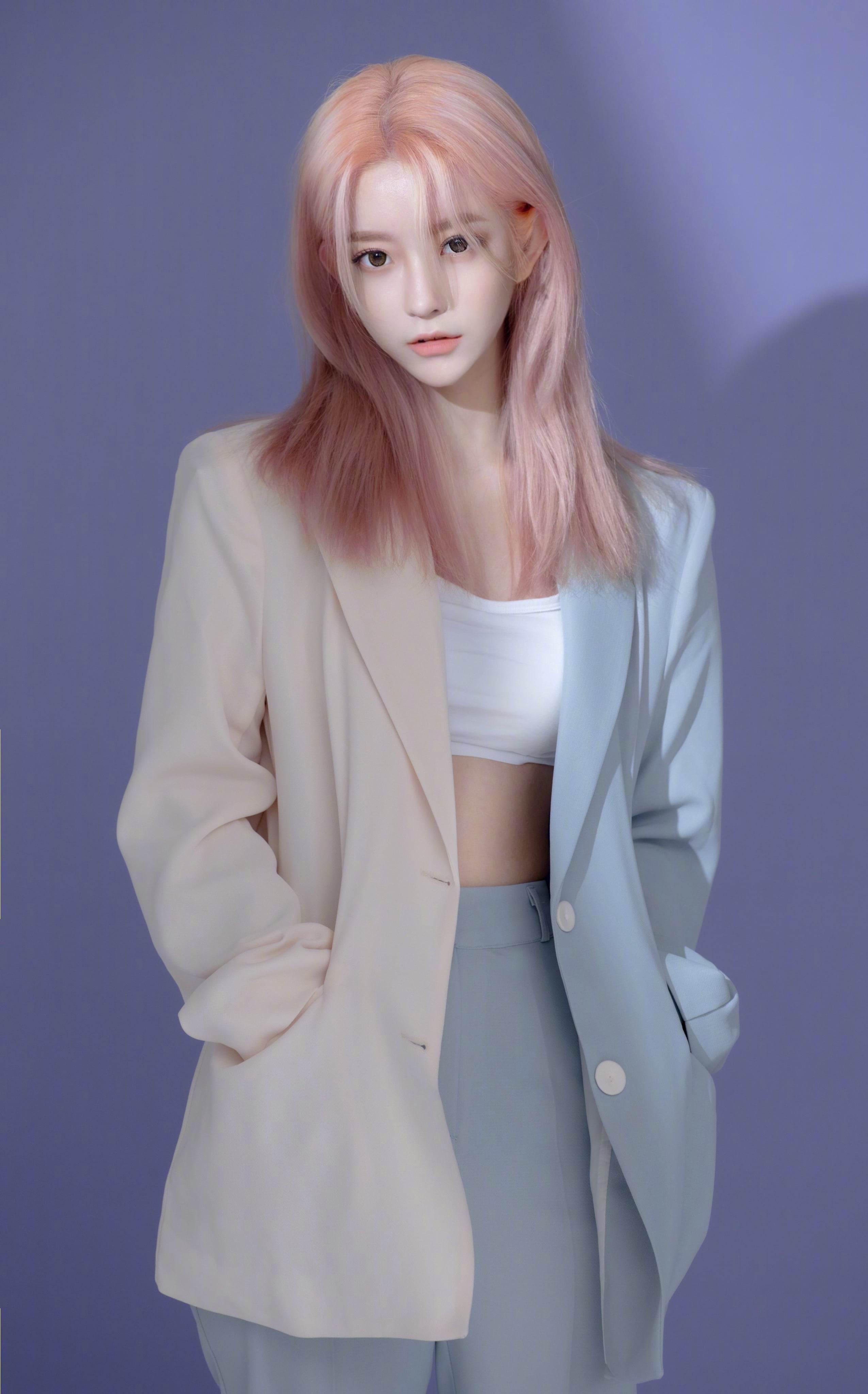 Korean women yurisa pink hair 2k