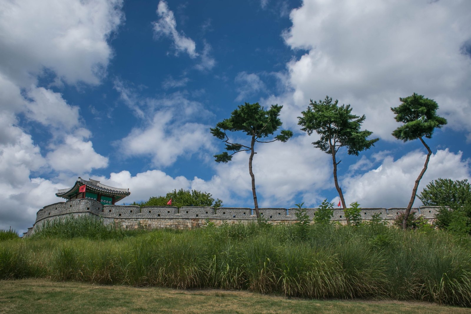 unesco suwon hwaseong castle the korean sky republic of korea 2k