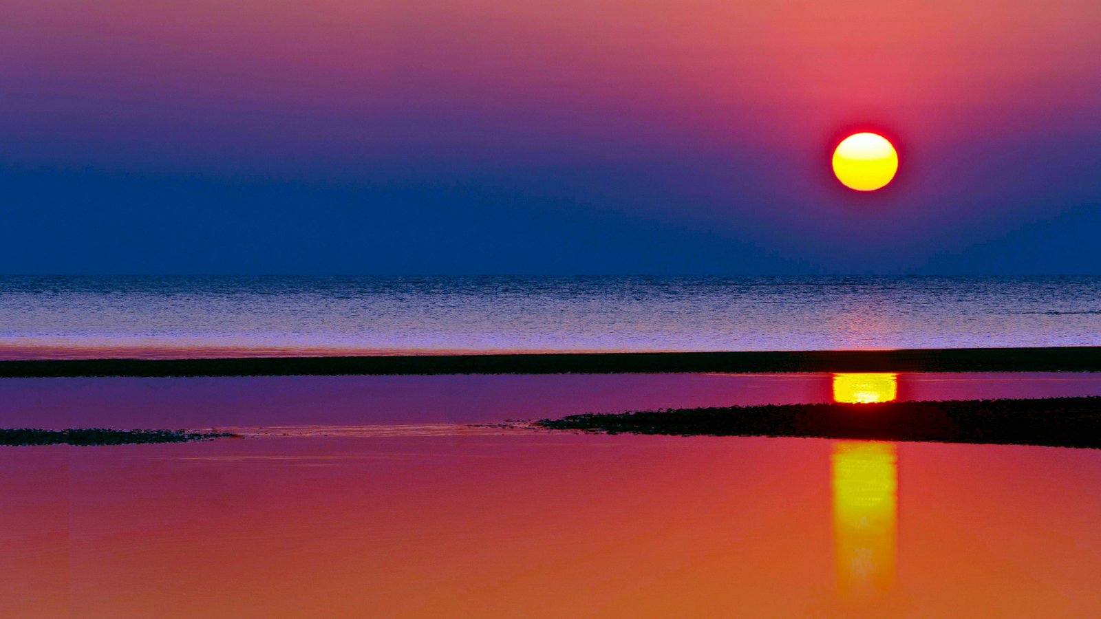 horizon water reflection calm sea sky shore solar eclipse 2k 4k