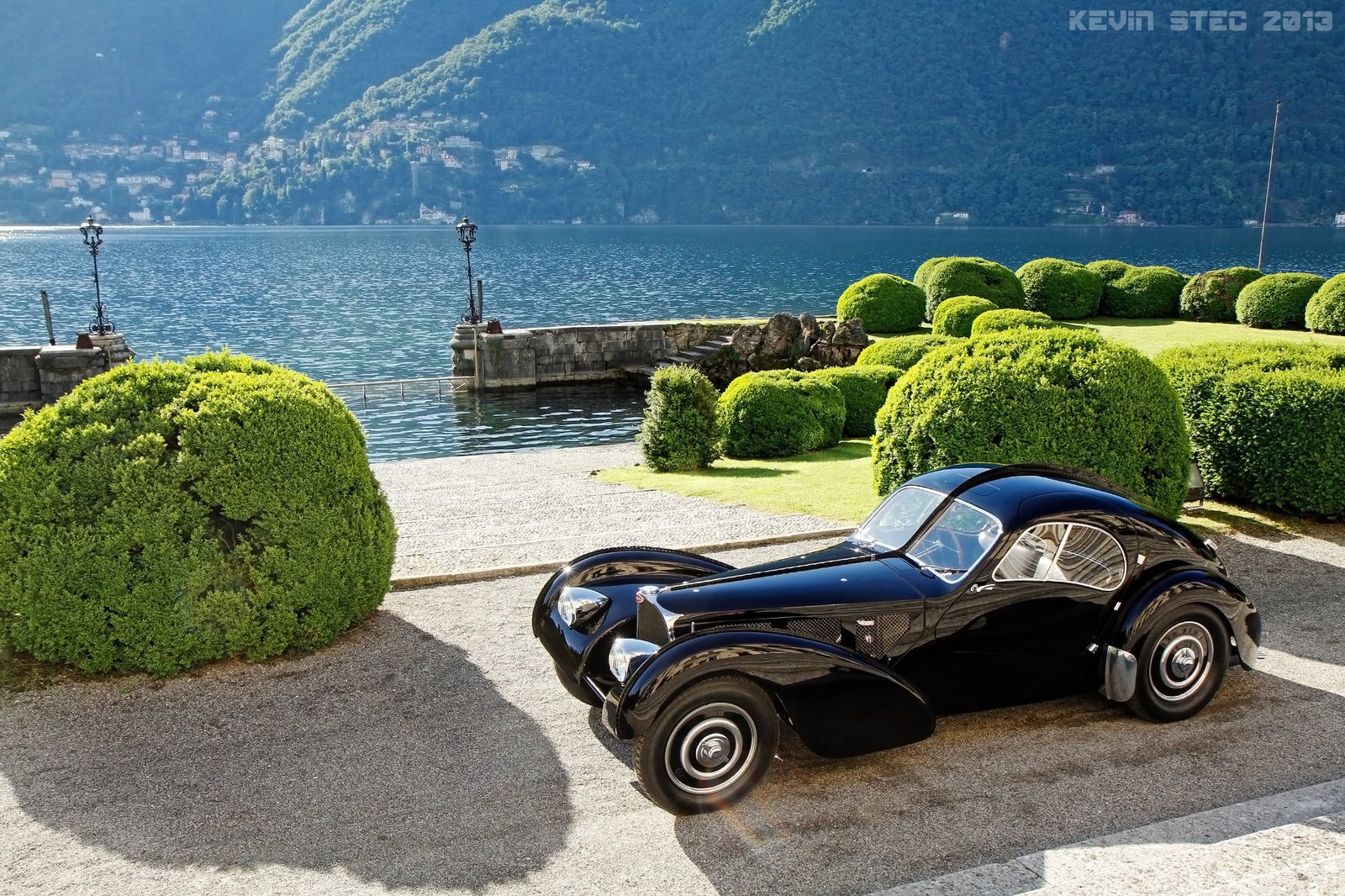 black car retro Italy classic promenade the bushes 2k
