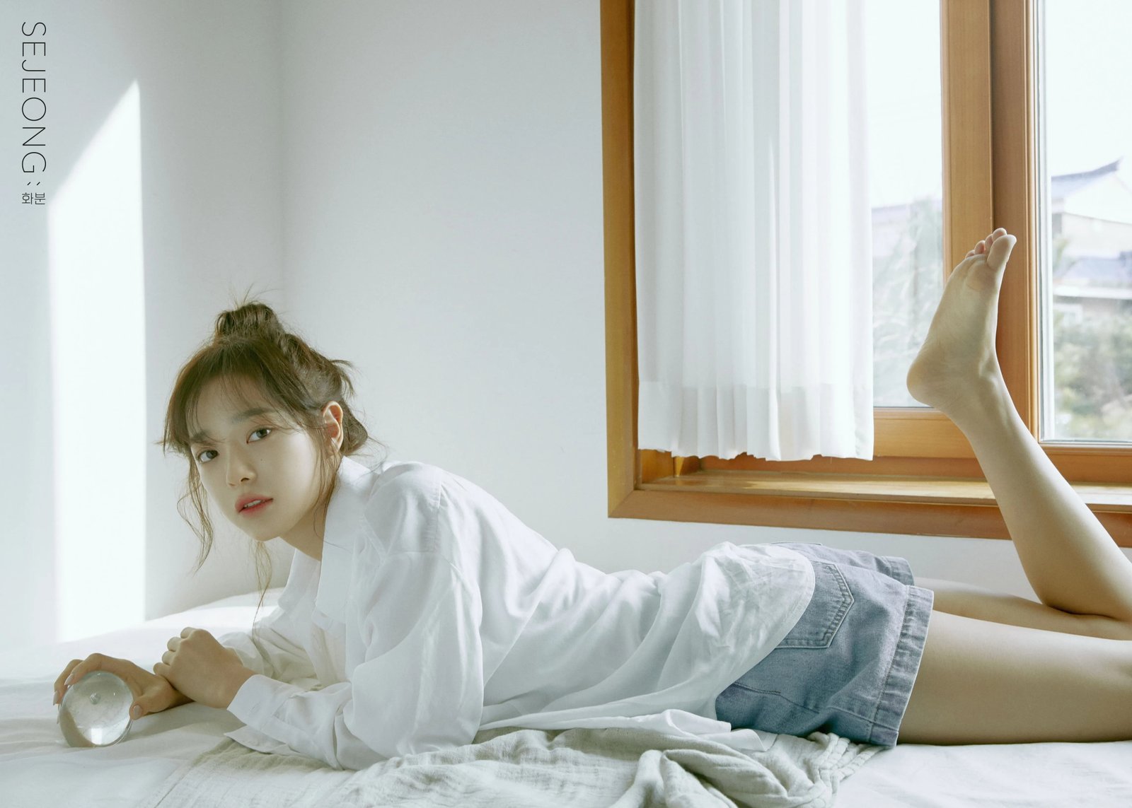 Kim Sejeong K pop barefoot Korean women 2k 4k 5k