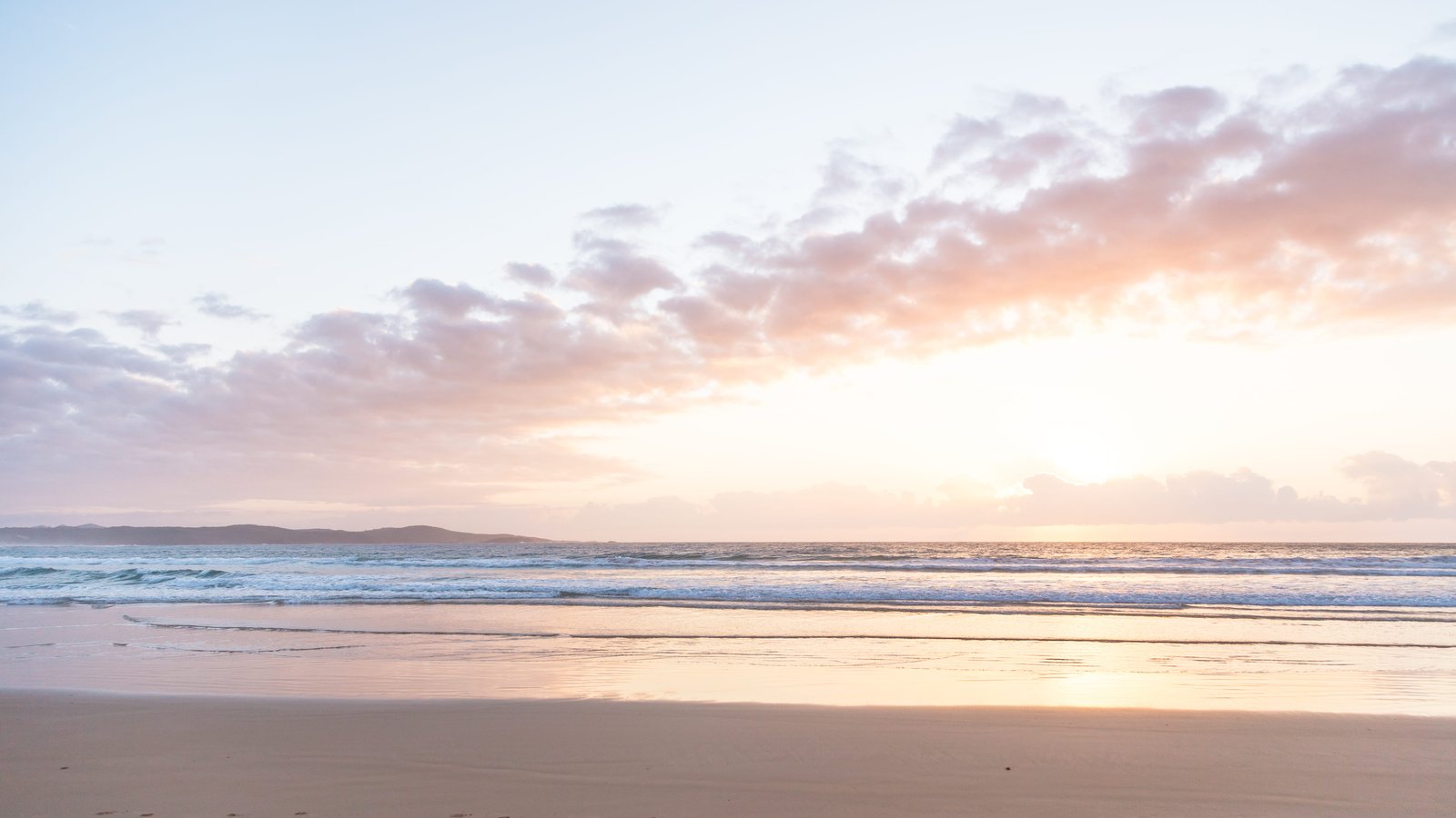 australia sydney clouds pink yellow orange beach ocean 2k 4k 5k