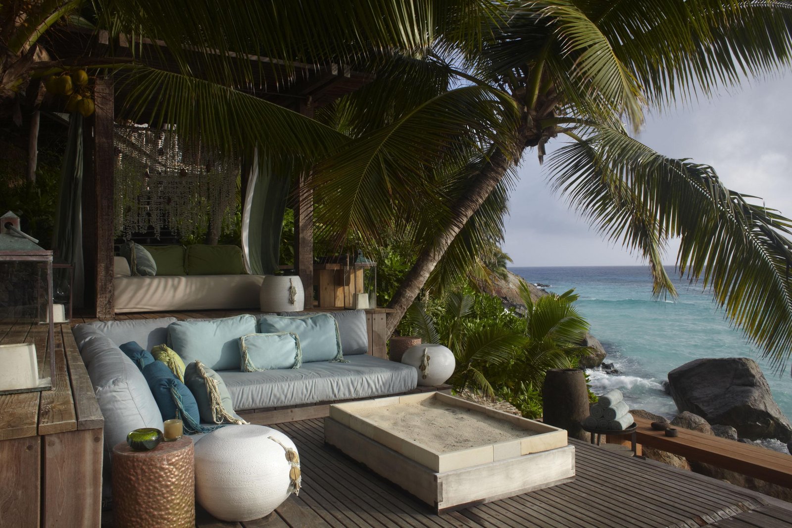 Cosy Beach Front Villa island view exotic tropical islands 2k