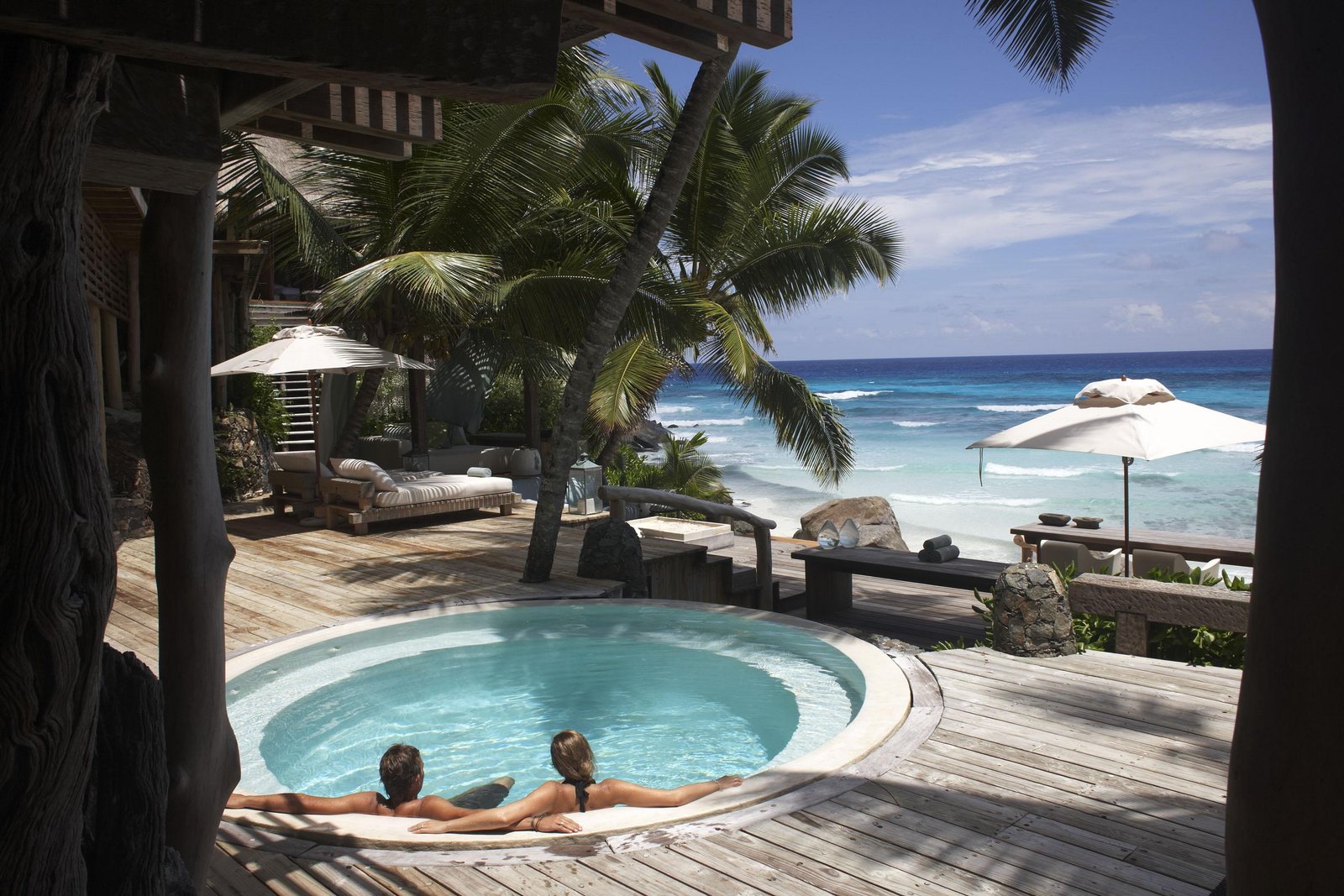 Hot Tub Jacuzzi on Beach Front tropical islands water hot tub 2k