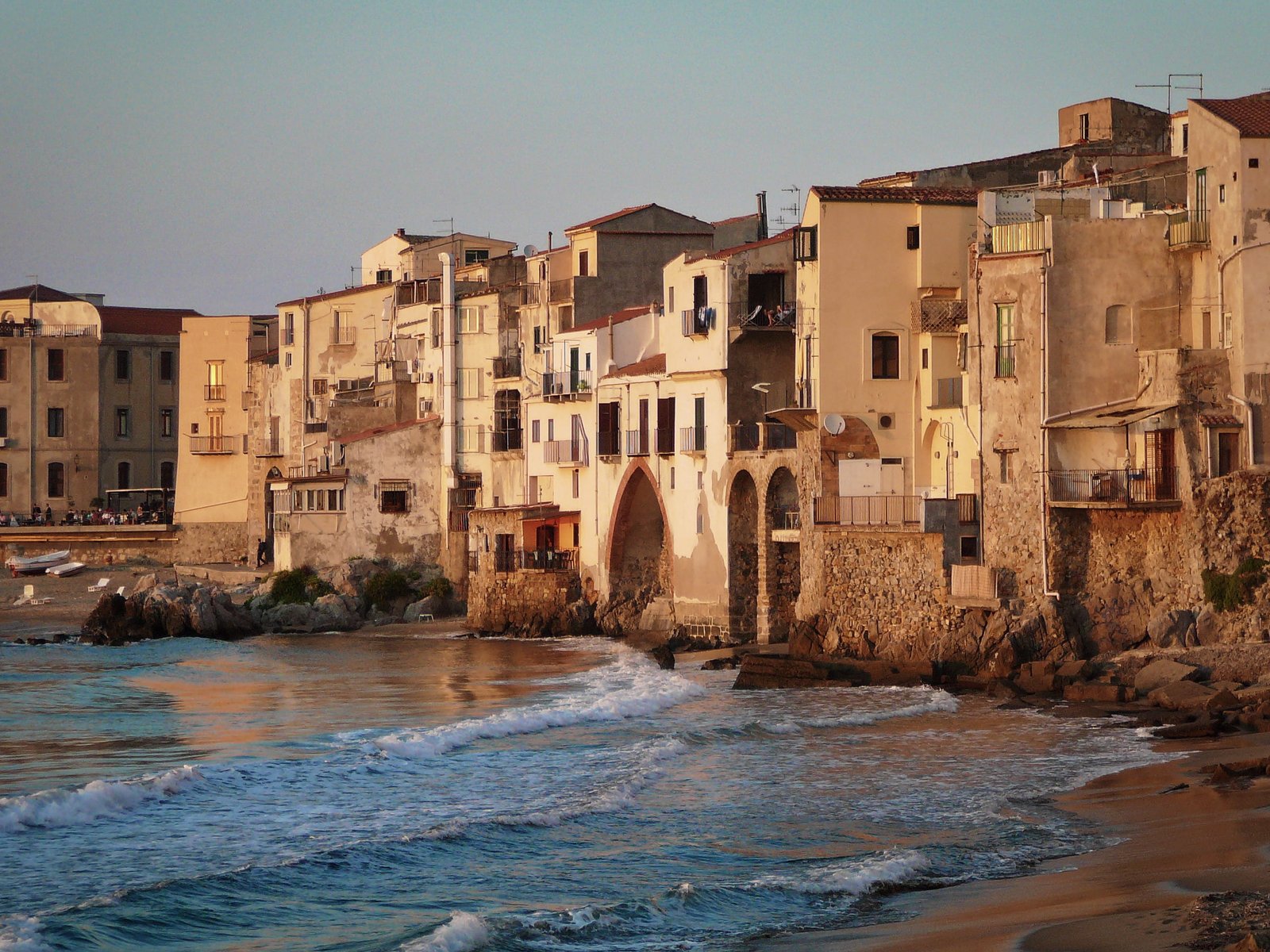 italy cefal centro storico cefalu old town city 2k