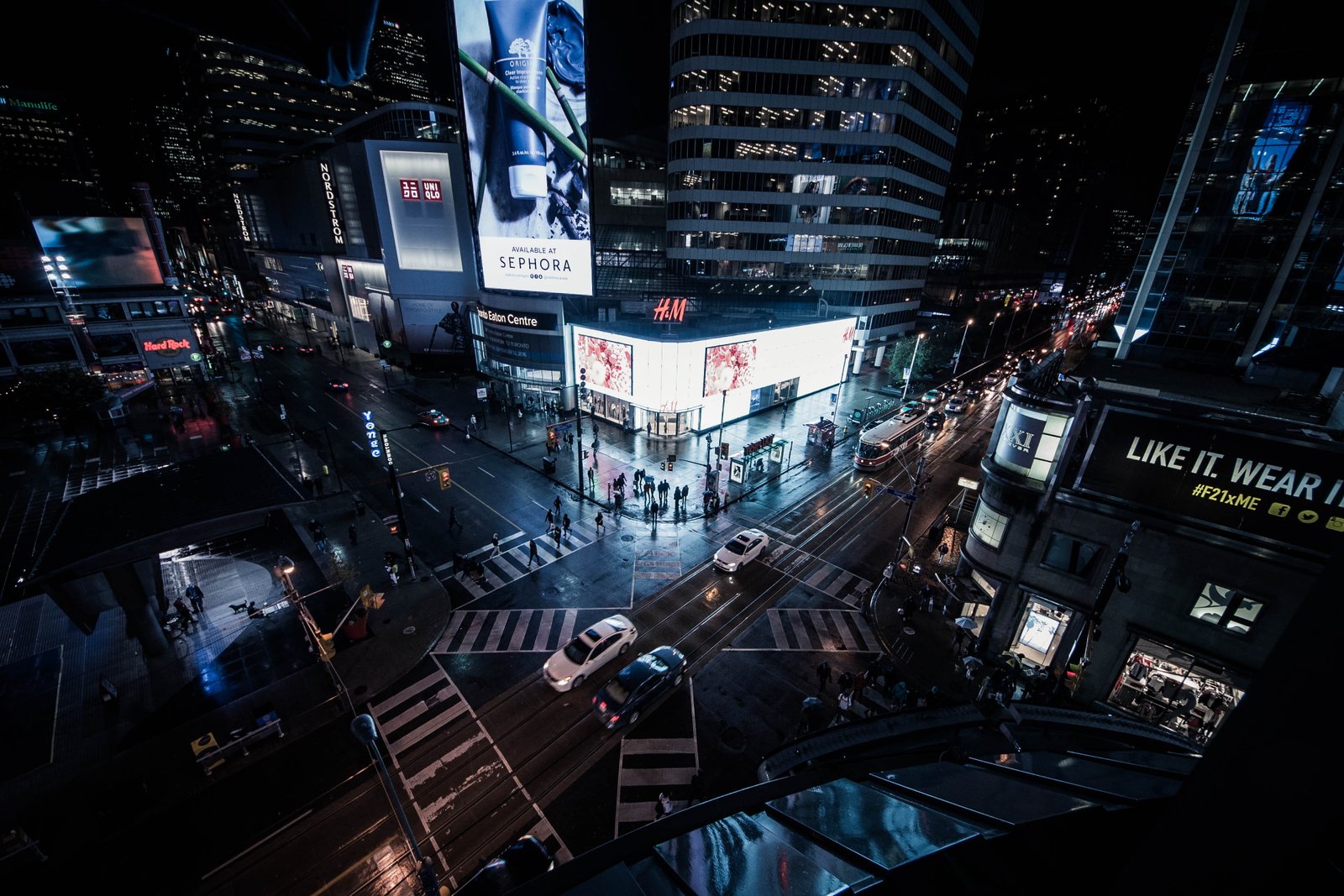 city and vehicle during nighttime road intersection toronto 2k 4k