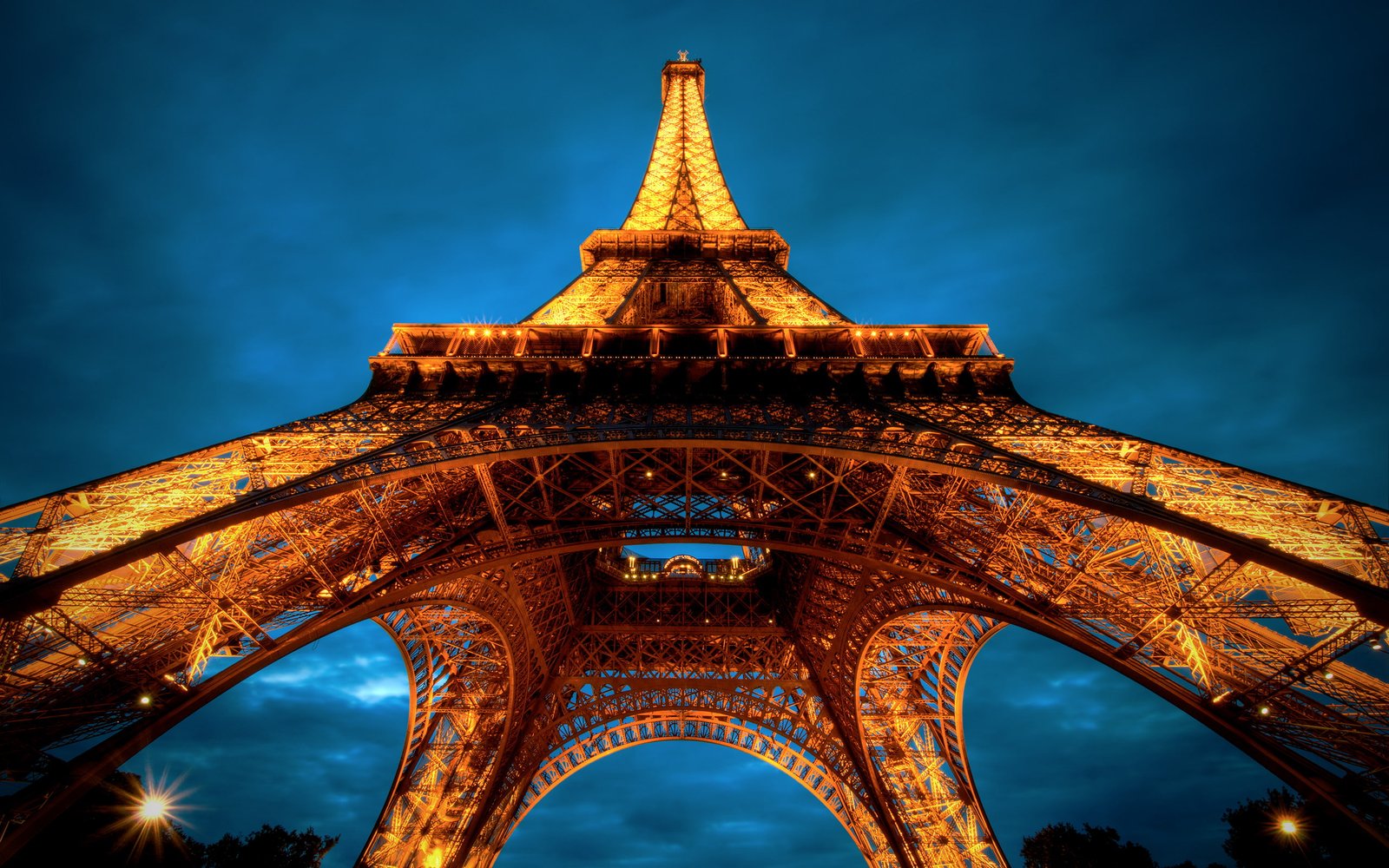 Eiffel Tower paris HDR 2k