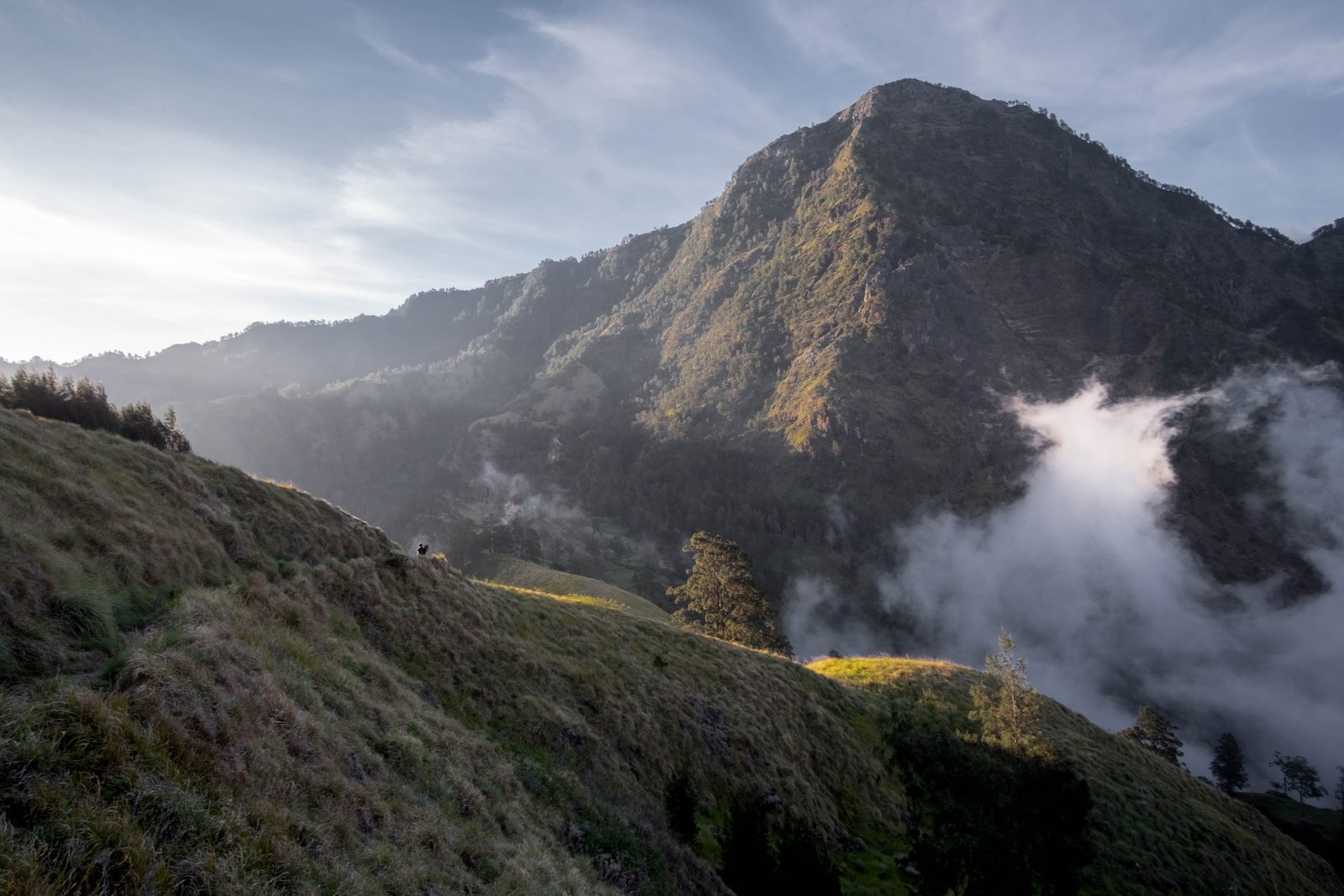 indonesia mount rinjani wilderness sky lake savana mountain 2k 4k 5k