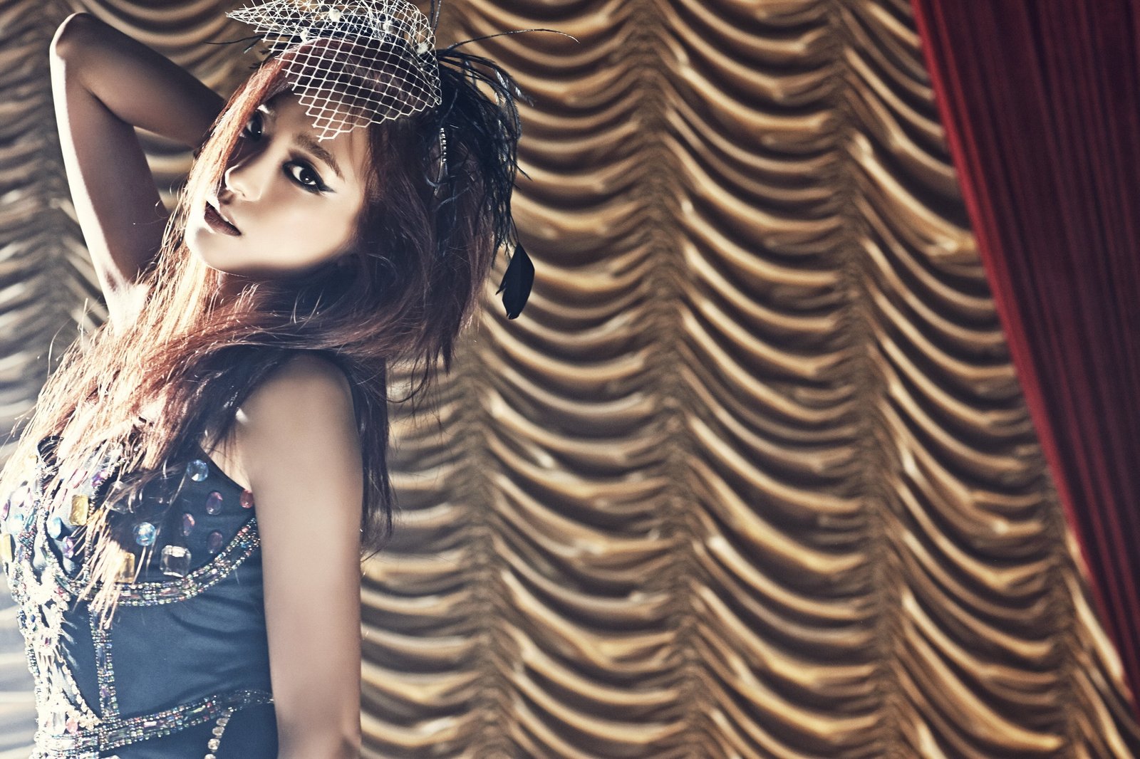 Starship Entertainment K pop makeup arms up model Yoon Bora 2k