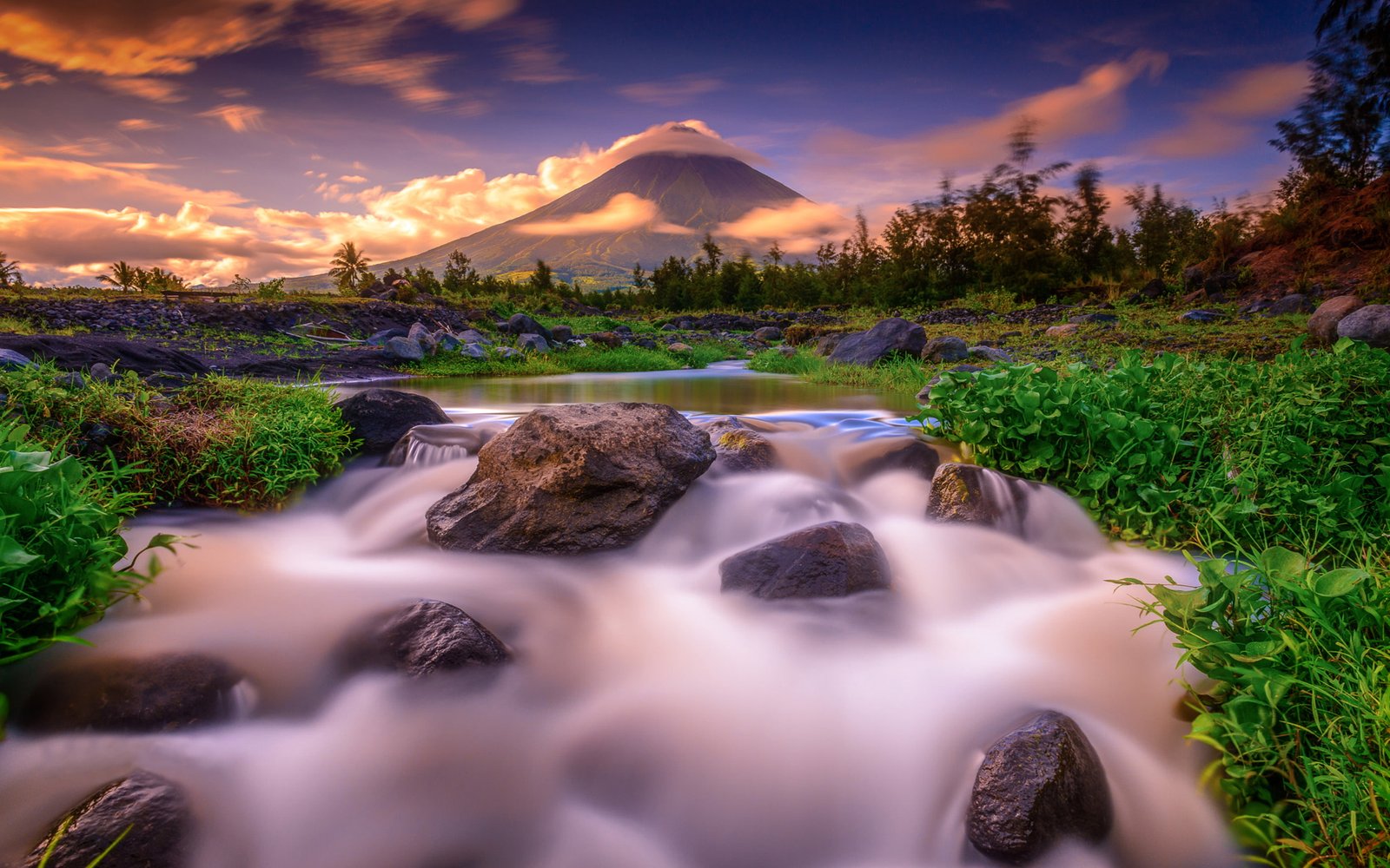 Sunset Mount Mayon Stratovolcano N The Daraga Philippines Mountain River Creek Grass Landscape Nature Android Wallpapers For Your Desktop Or Phone 2k 4k