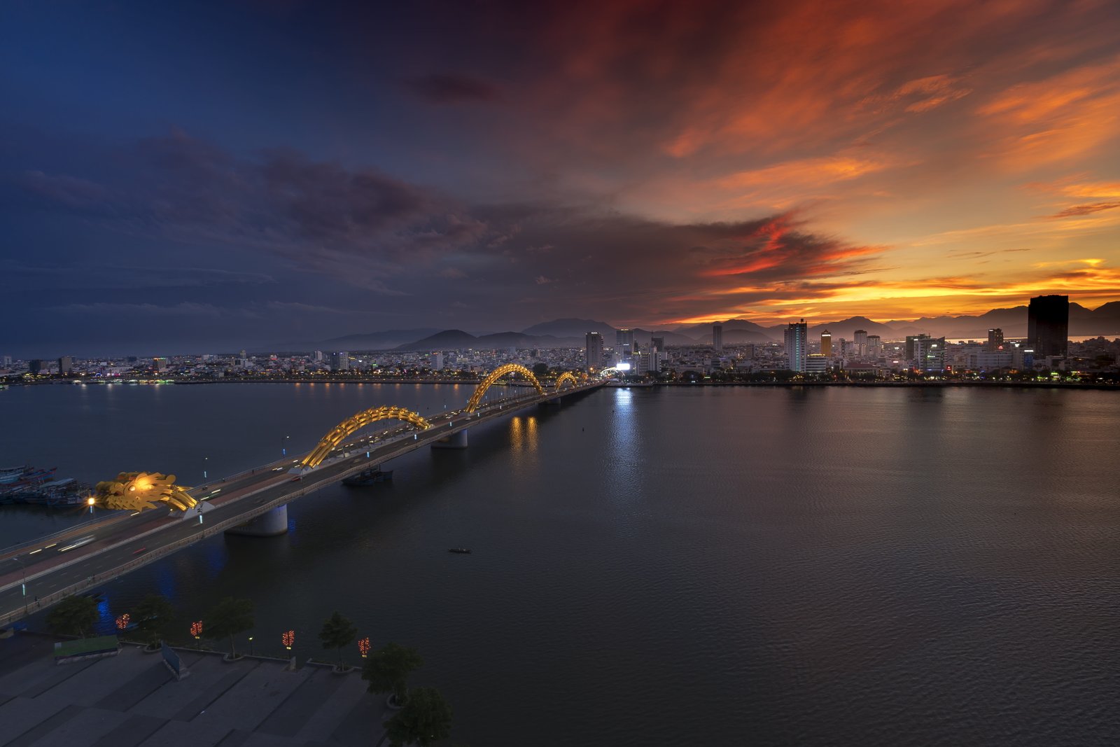 bridge passing calm water the city dragon wave travel famous 2k 4k 5k 8k