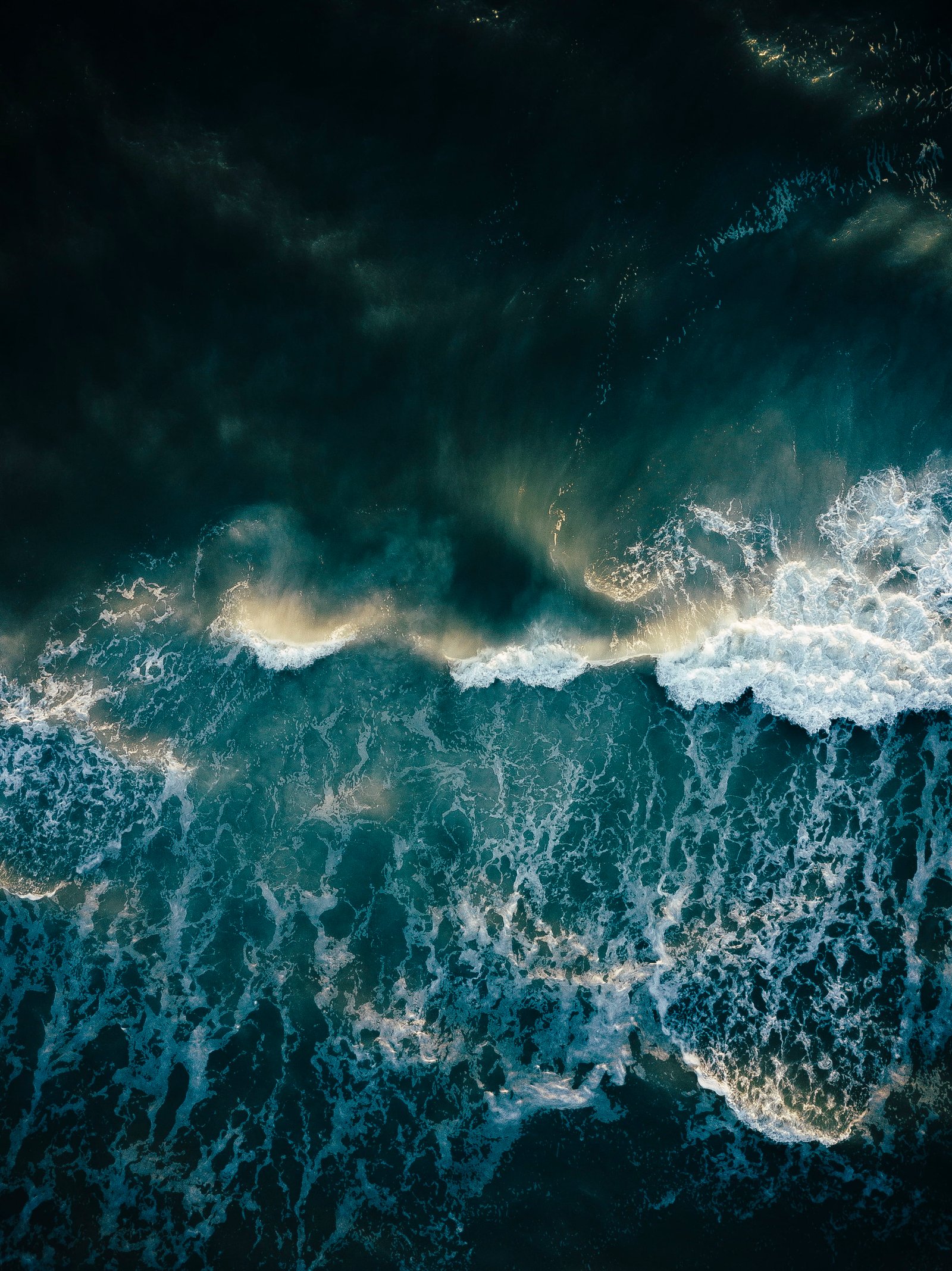 iPad homescreen screenshot bird s eye view of ocean waves sea 2k