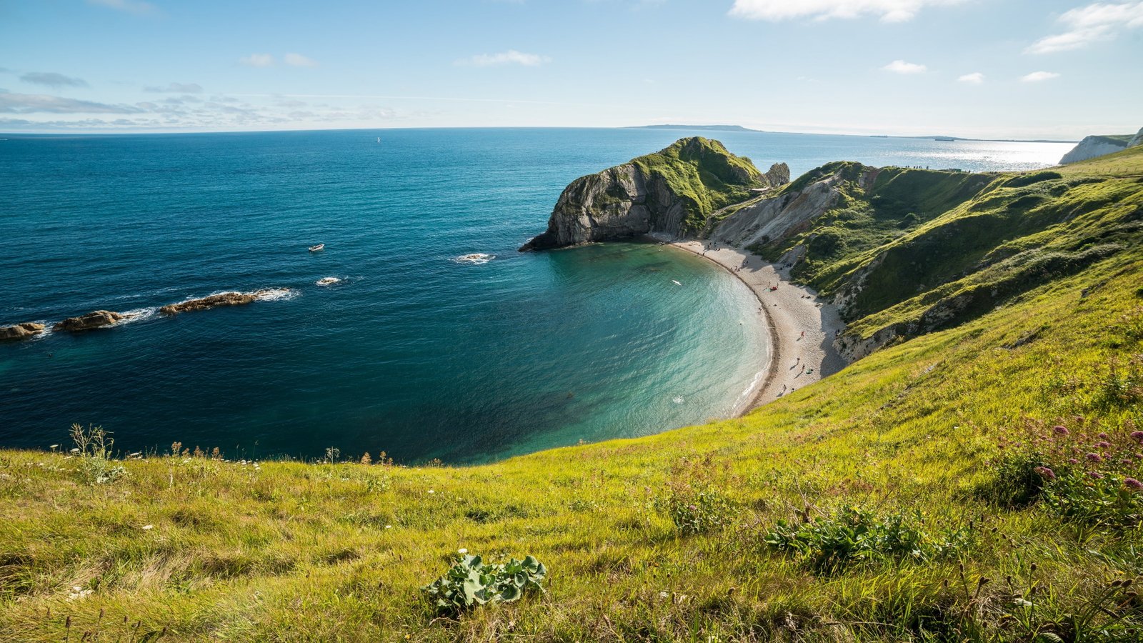 body of water and shore landscape Dorset coastline Durdle Door england 2k 4k