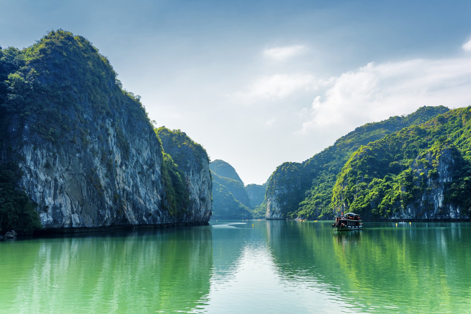 Ha Long Bay Vietnam Nature Sea Rock Halong water beauty in nature 2k 4k 5k