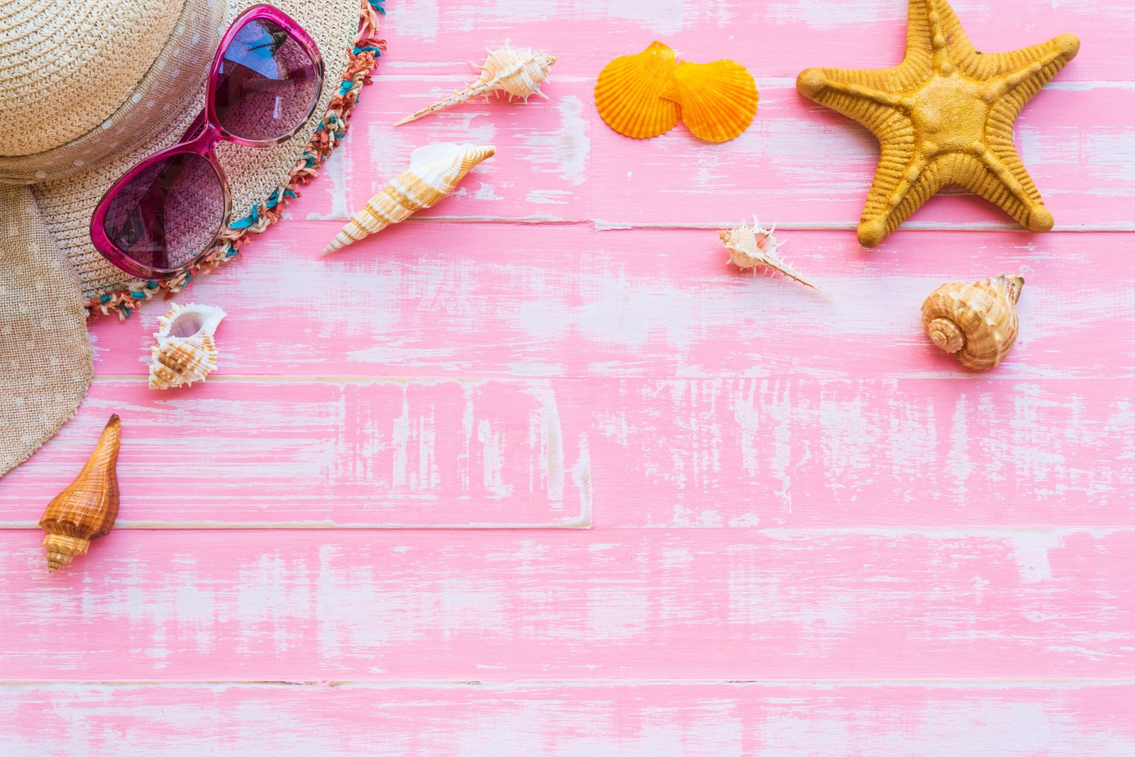 stars hat glasses shell summer beach pink background 2k 4k 5k