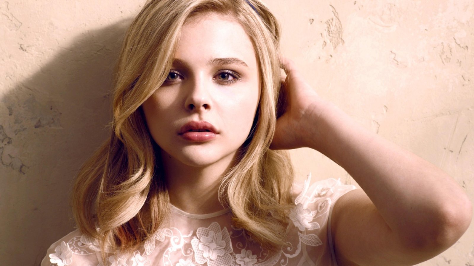 Chloe Grace Moretz actress celebrity celeb celebrities hollywood 2k 4k 5k 8k