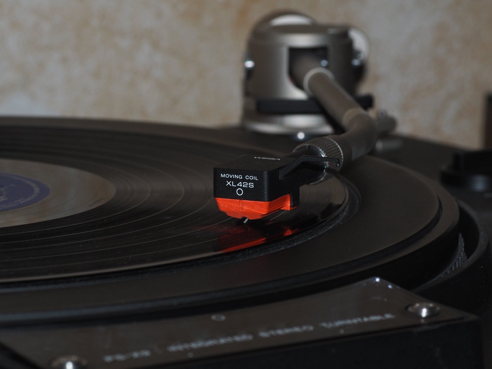 black turntable Vinyl Analog Music Hifi needle plate sound 2k 4k 5k