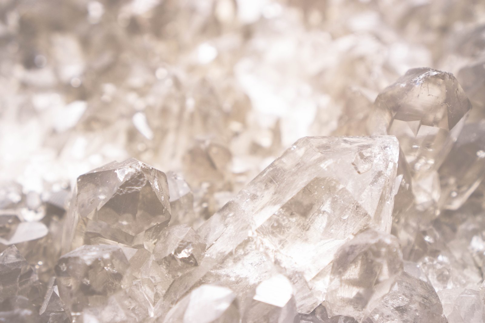 clear quartz lot minerals stone rock crystal backgrounds 2k 4k 5k